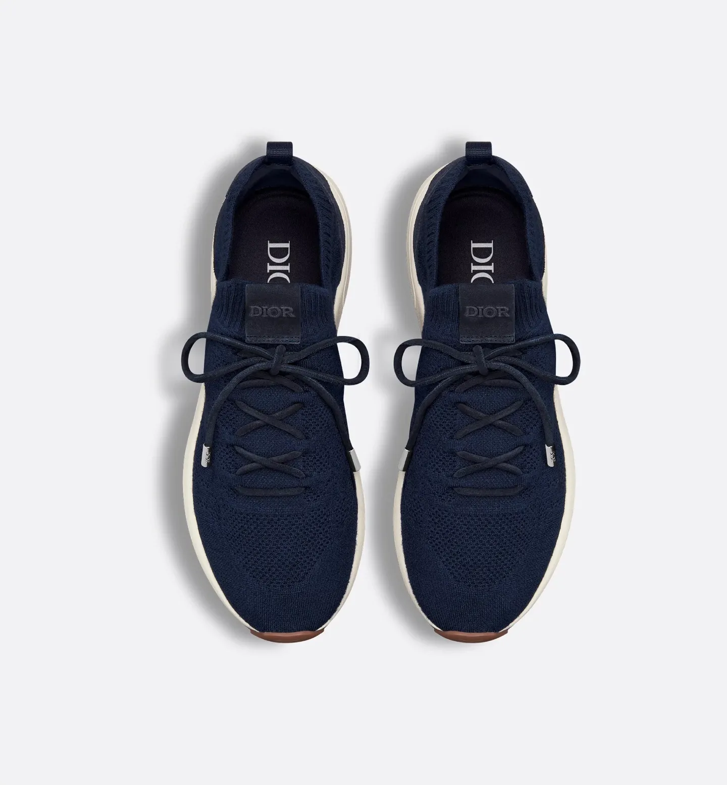 [Dior Dior] Top P: 580💰 Size: 39-44 (customized at 45.46) DIOR Dior B80 Lounge sneakers 2025 autumn and winter men's series new products. The simple silhouette and details are inspired by Dior's haute couture style. They are carefully made of cashmere, sheep wool, mulberry silk mixed jun knitted fabrics. Decorated with Dior's classic cannage pattern. Tonal suede stitching on the back and Dior embossed patch on the tongue enhance the style. TPU foam outsole.